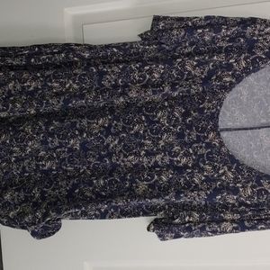 3/4 sleeve, slits on sides, super soft and stretch